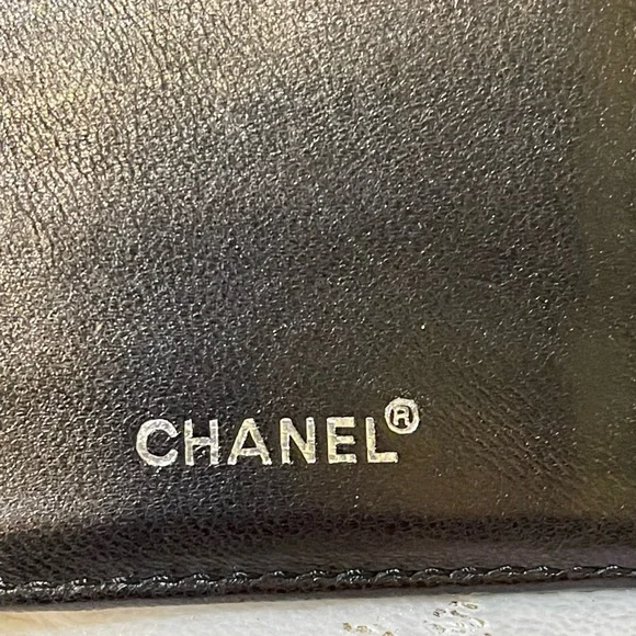 🇫🇷CHANEL authentic choco bar patent leather wallet - Picture 3 of 16